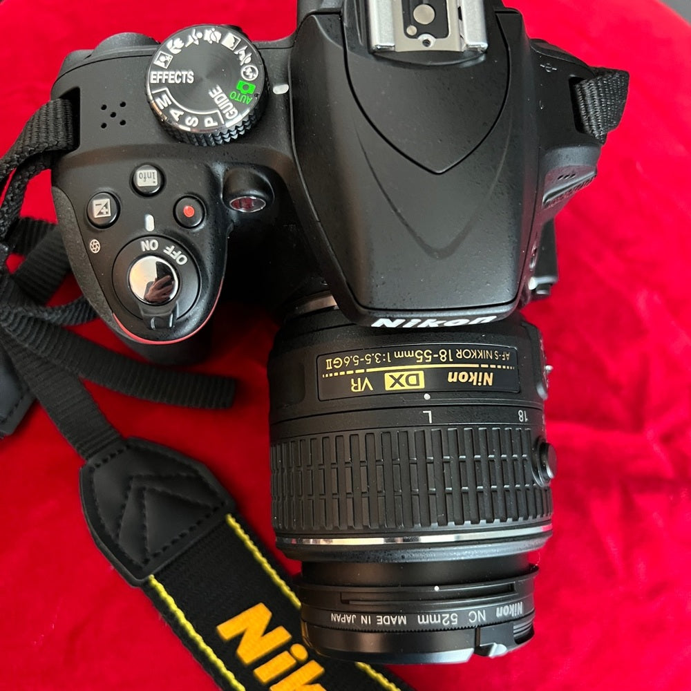 Nikon D3300 Brand New with Bag