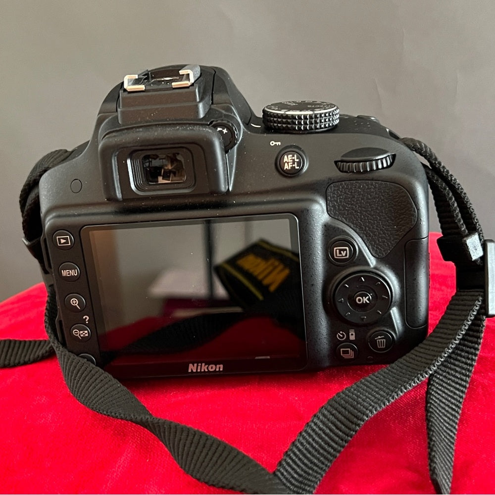 Nikon D3300 Brand New with Bag