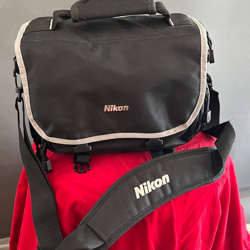 Nikon D3300 Brand New with Bag