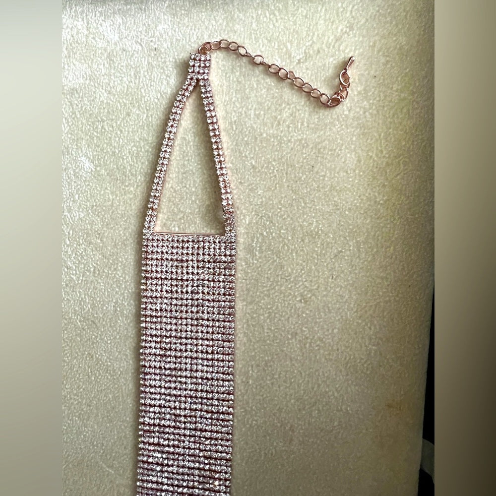 Crystal Collar with smaller Crystals
