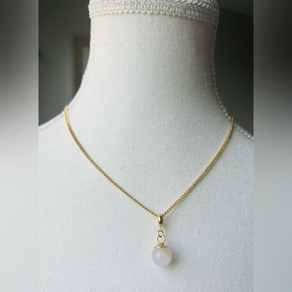 Dainty 18kt Gold Plated Curb Chain with Rose Quartz