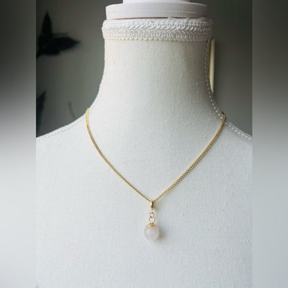 Dainty 18kt Gold Plated Curb Chain with Rose Quartz