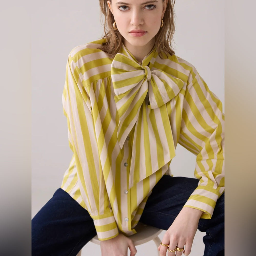BLOUSE WITH BOW IN CONTRAST