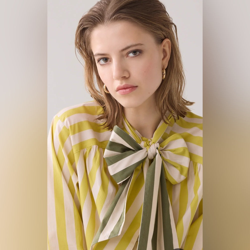 BLOUSE WITH BOW IN CONTRAST
