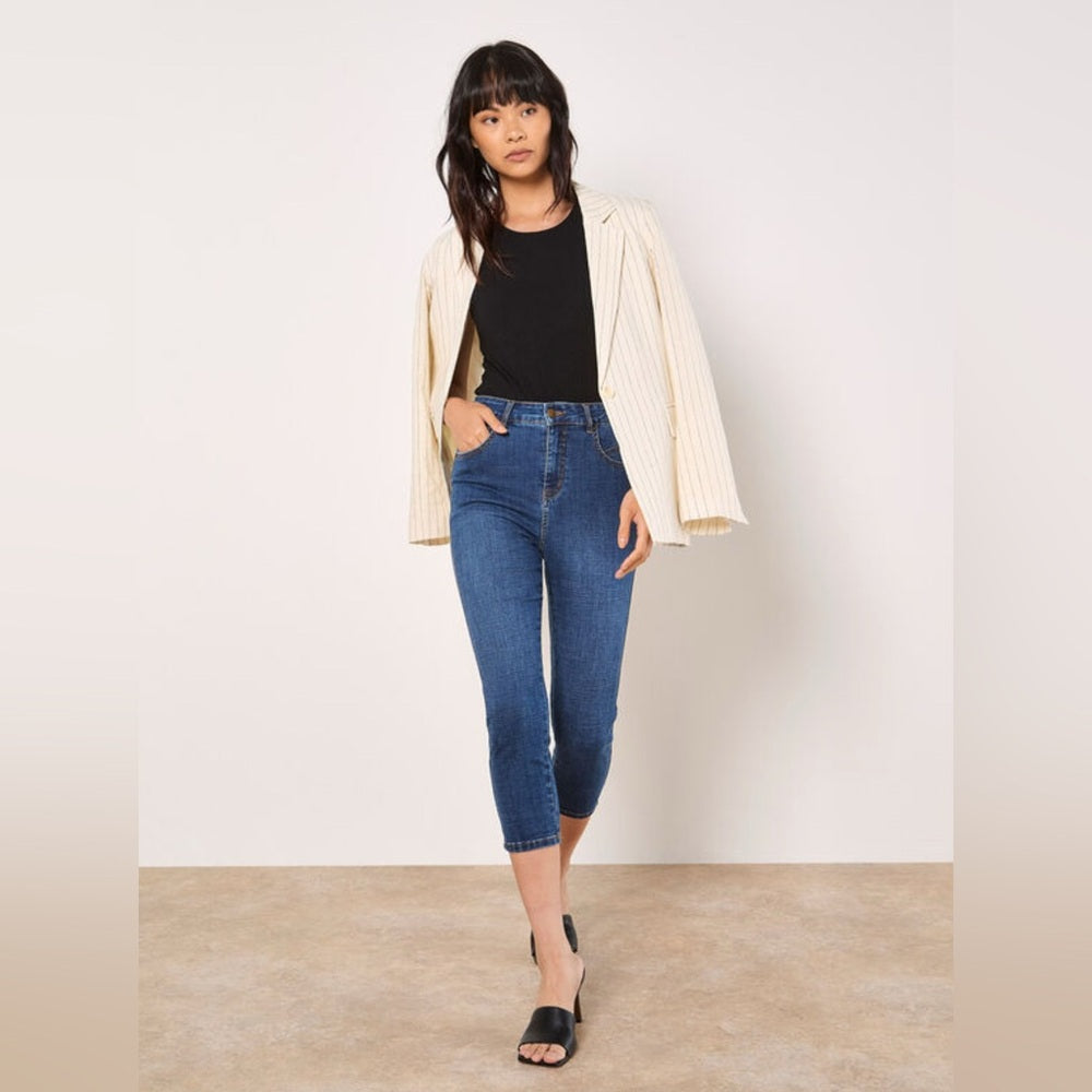 🍑Apricot- Sara Skinny Fit Capri Jeans (waist 26” stretch 28”)