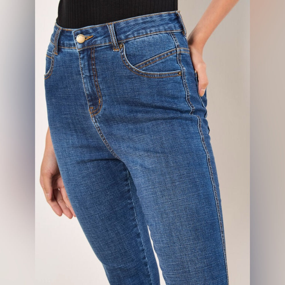 🍑Apricot- Sara Skinny Fit Capri Jeans (waist 26” stretch 28”)