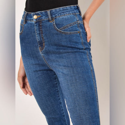 🍑Apricot- Sara Skinny Fit Capri Jeans (waist 26” stretch 28”)