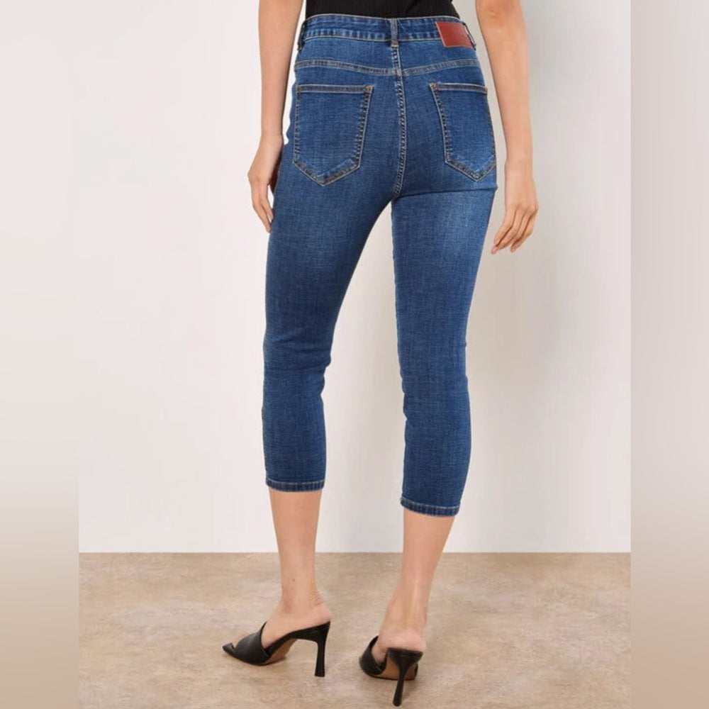 🍑Apricot- Sara Skinny Fit Capri Jeans (waist 26” stretch 28”)