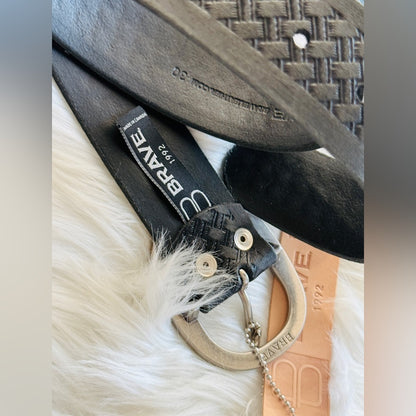 🇨🇦 Brave Leather Collection - WILONA Black etched Leather with Silver …