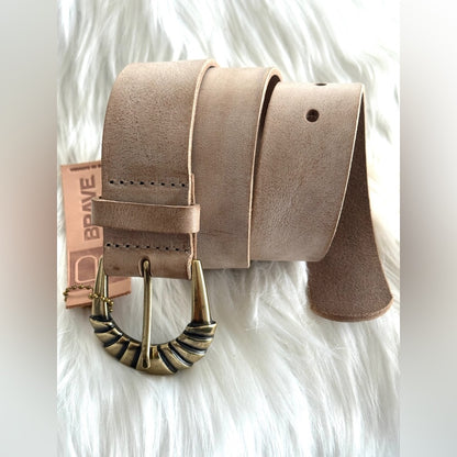🇨🇦 Brave Leather Collection - Beige Leather with Gold Deco