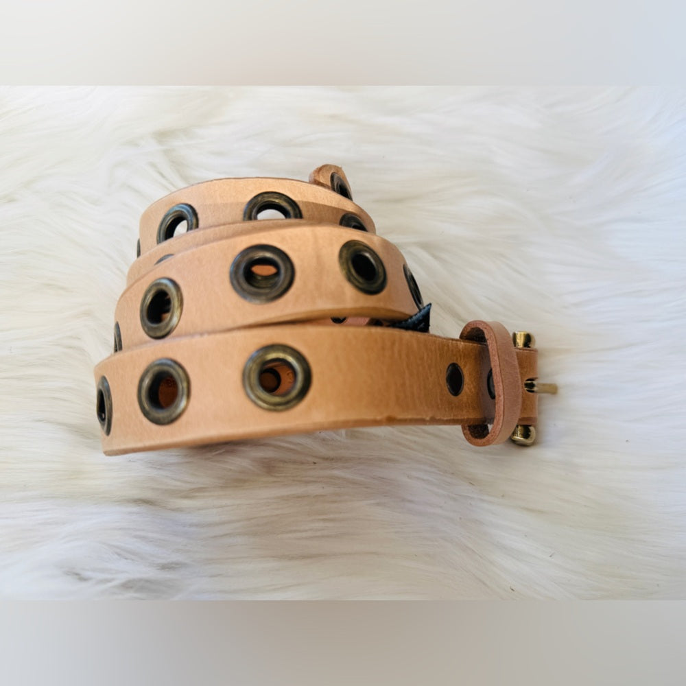 🇨🇦 Brave Leather Collection - NUDE Grommets Antique Gold