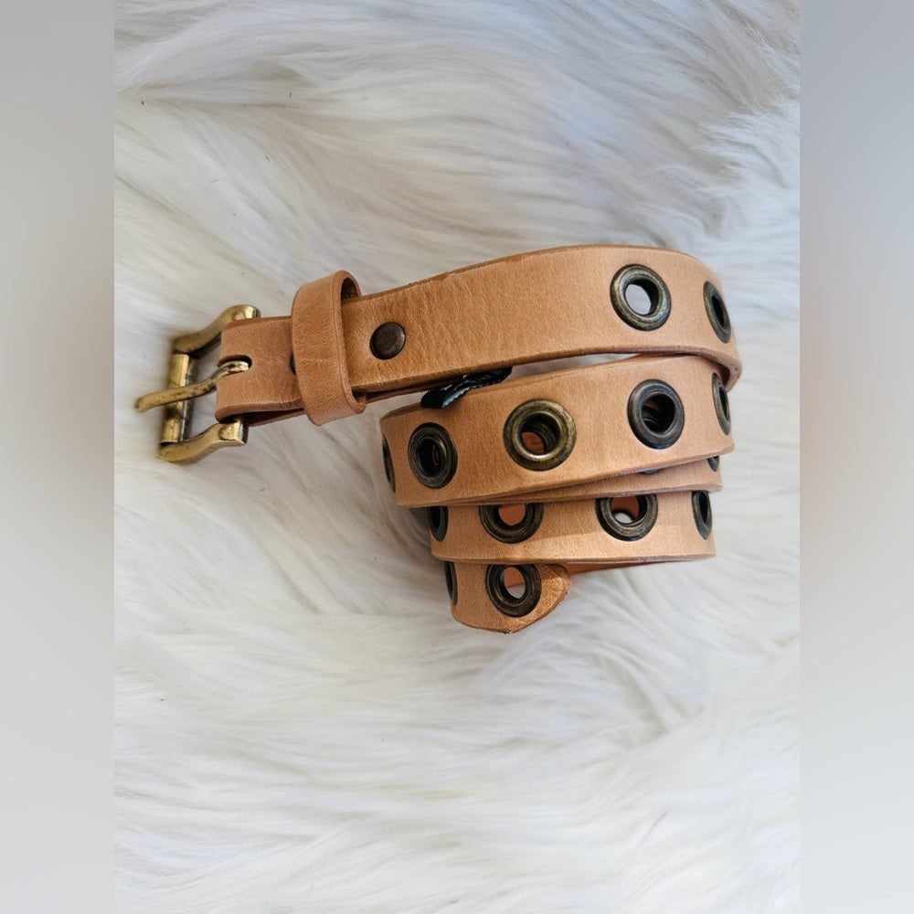 🇨🇦 Brave Leather Collection - NUDE Grommets Antique Gold