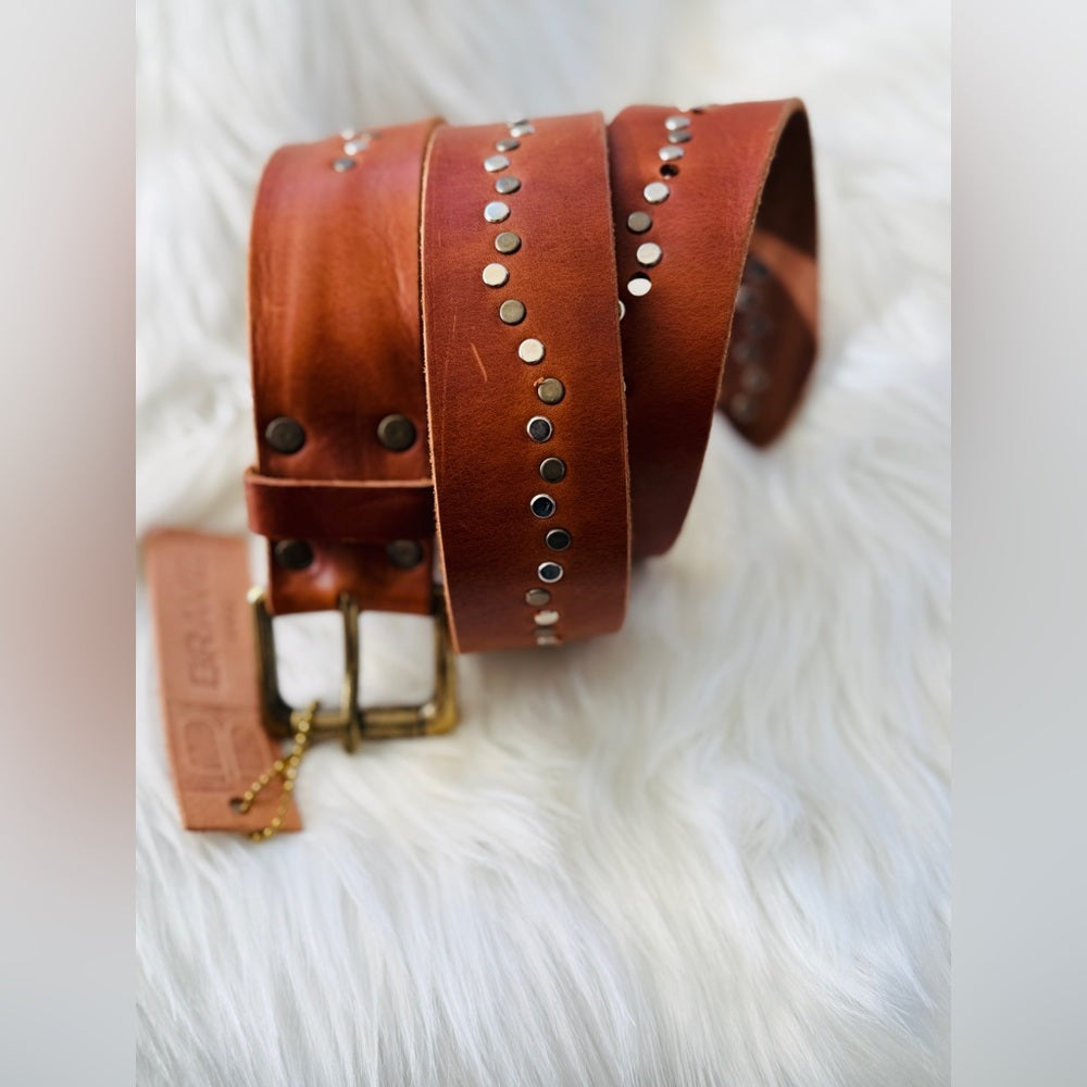 🇨🇦 Brave Leather Collection - JAAK Brown Studded Wave