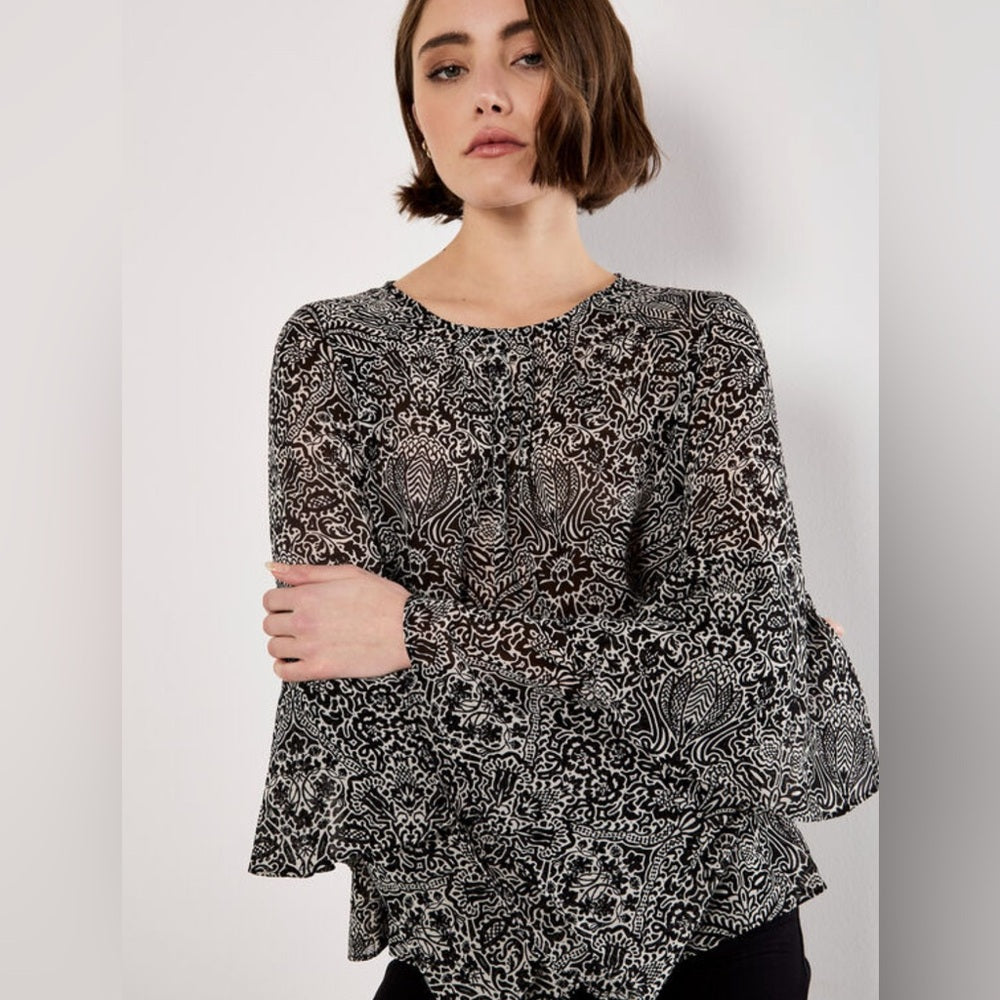 Apricot 🍑 Paisley Print Ruffle Sleeve Blouse