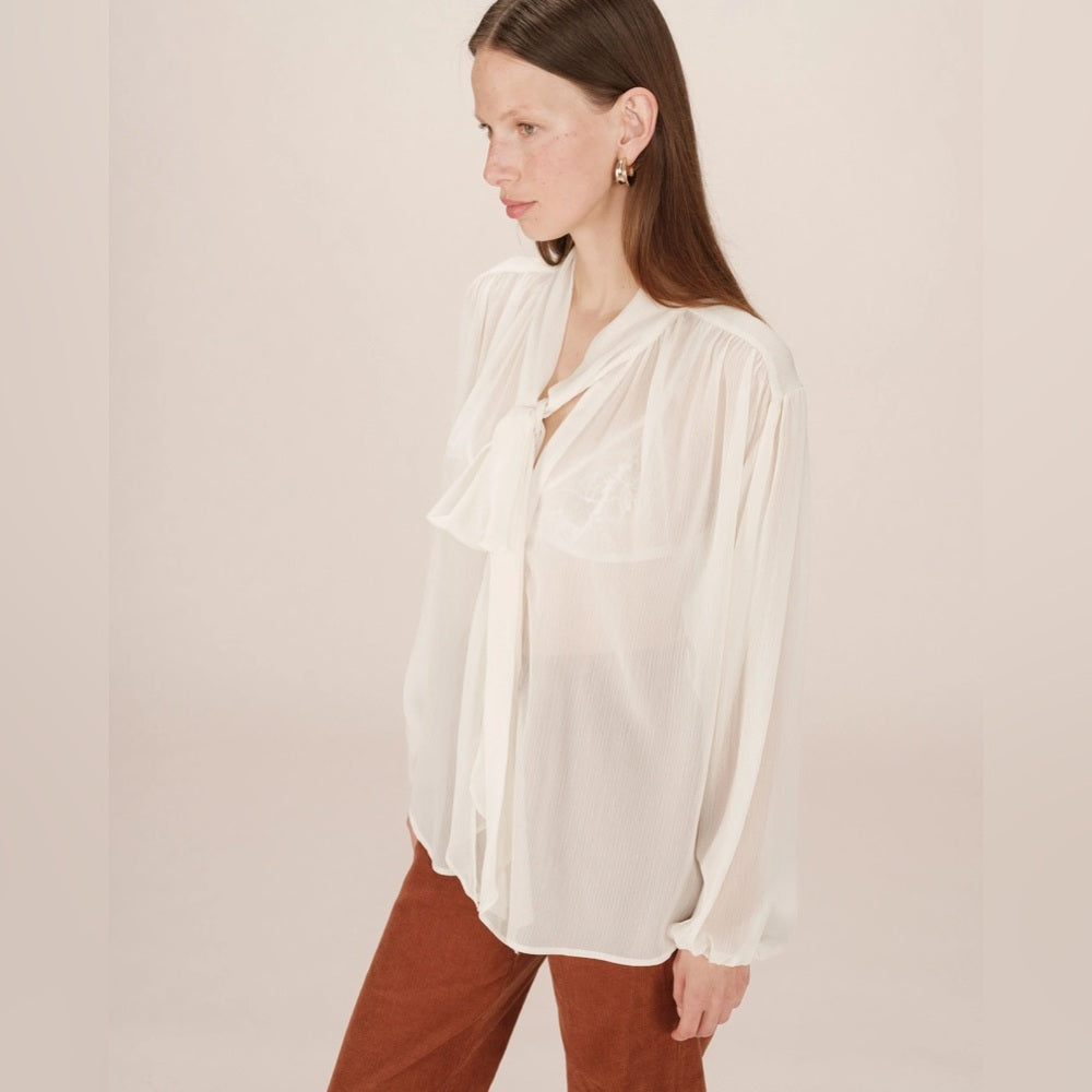 TIE-NECK BLOUSE ECRU
SPLENDIDE