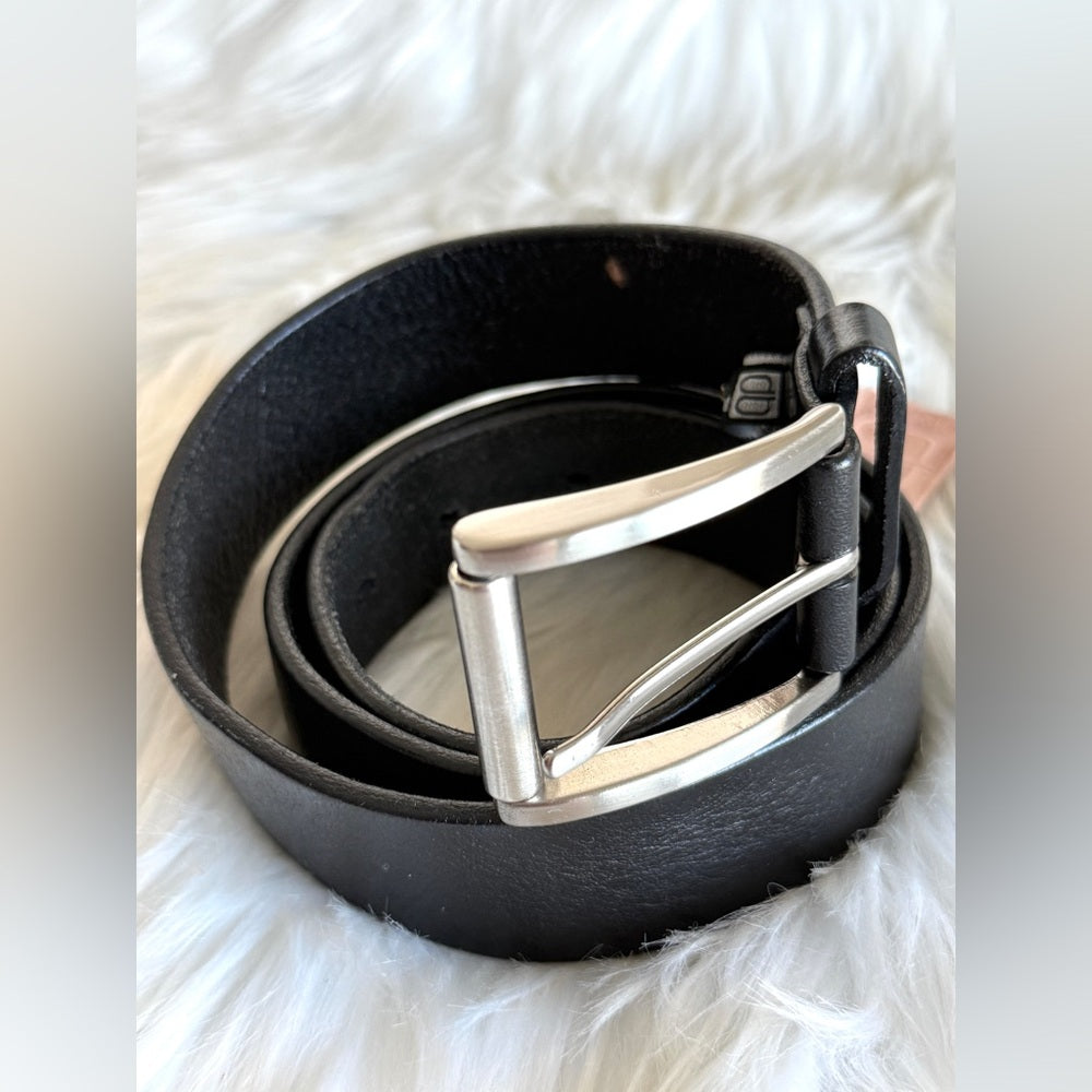 🇨🇦 Brave Leather Collection - Black Leather