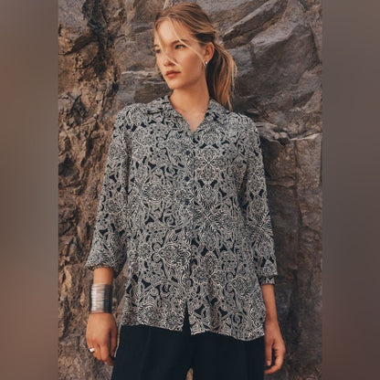 Apricot 🍑- Art Deco Paisley Print Shirt