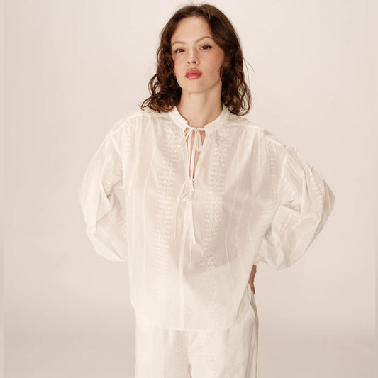 Grace & Mila - EMBROIDERED COLLAR
BLOUSE ECRU PERSIA