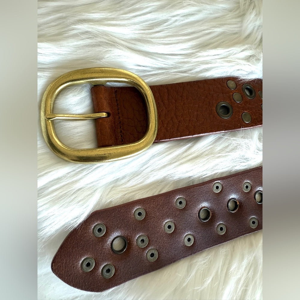 🇨🇦 Brave Leather Collection - Cognac Leather with Rivets