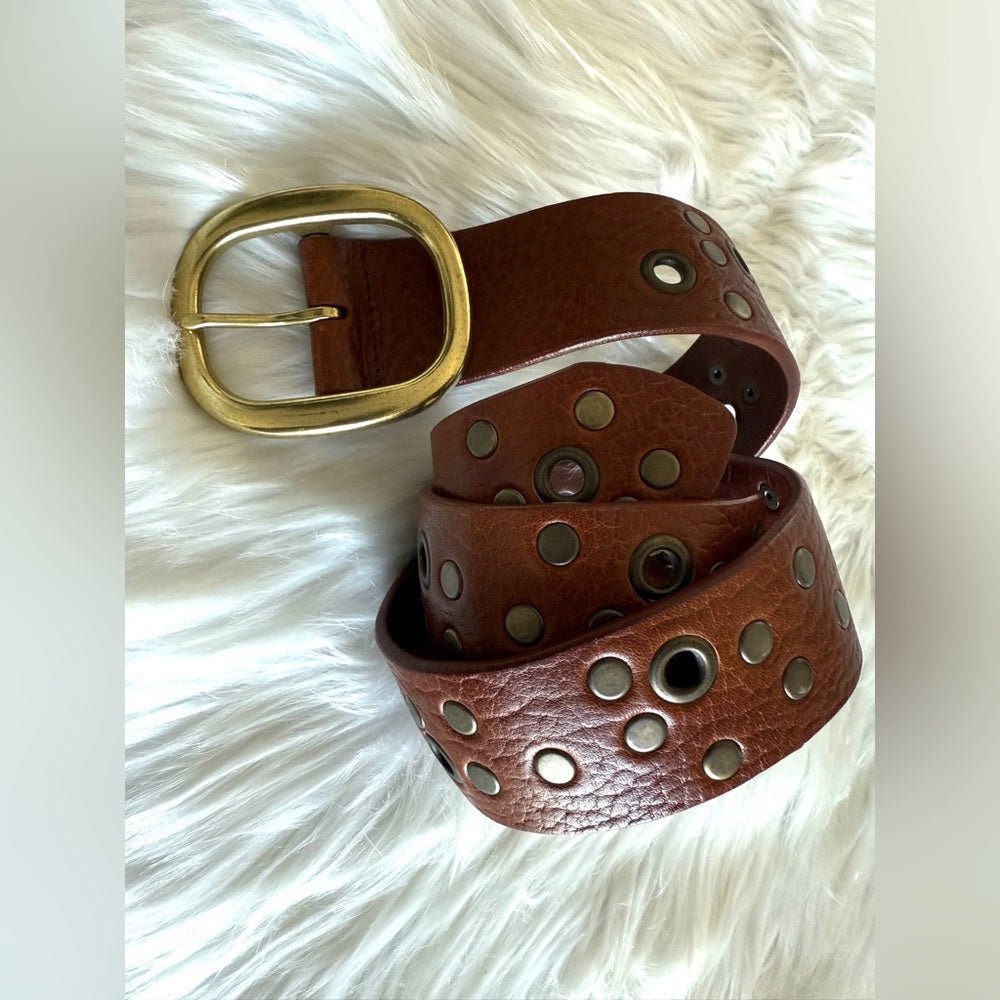 🇨🇦 Brave Leather Collection - Cognac Leather with Rivets