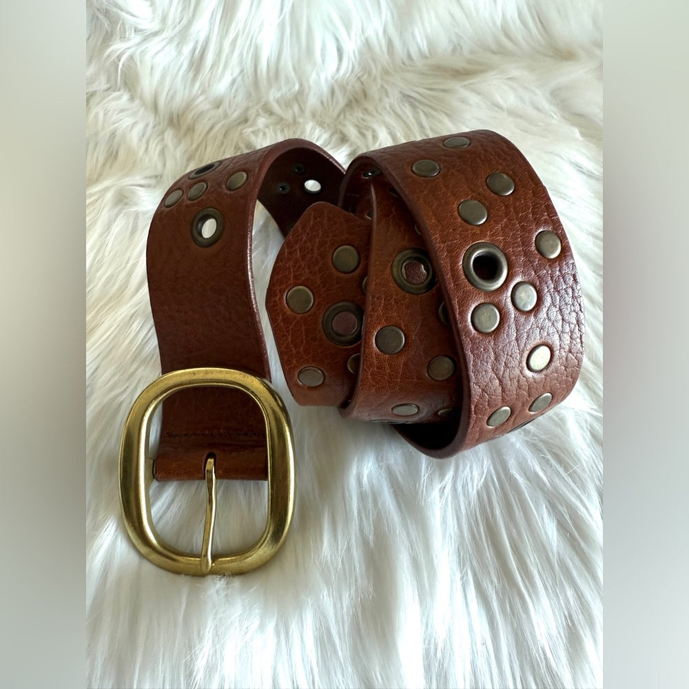 🇨🇦 Brave Leather Collection - Cognac Leather with Rivets