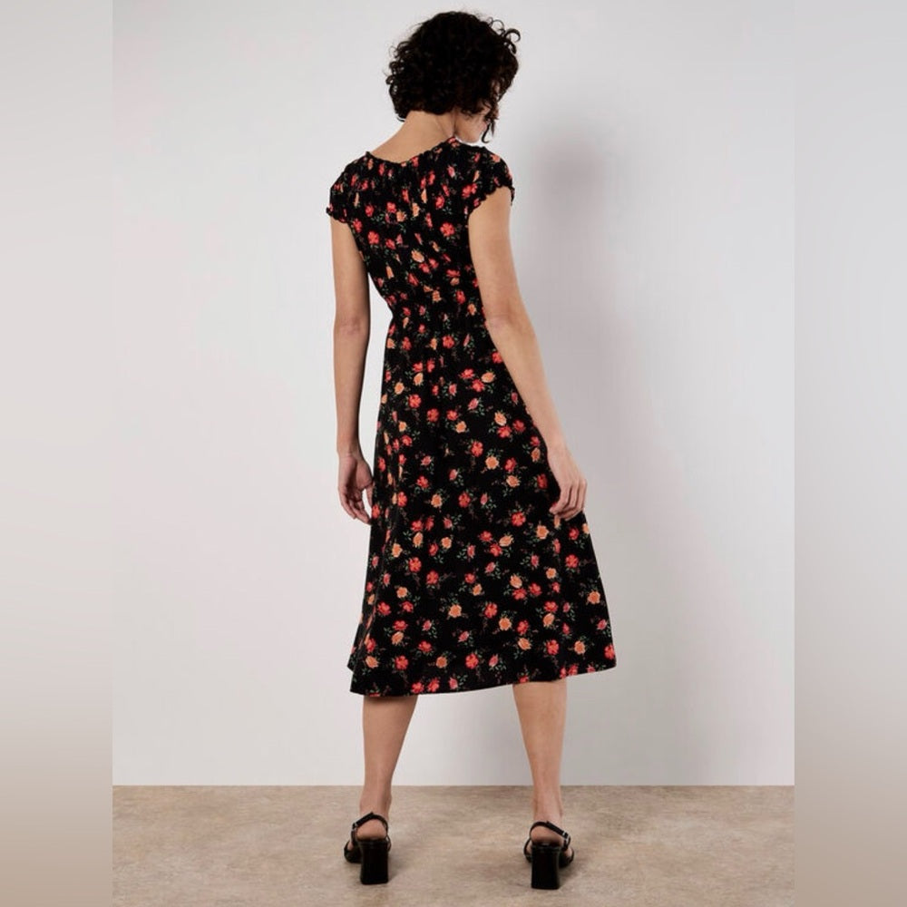 APRICOT 🍑- vintage rose milk maid Dress