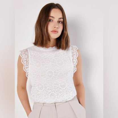 APRICOT 🍑 Lace Flutter Sleeve- White