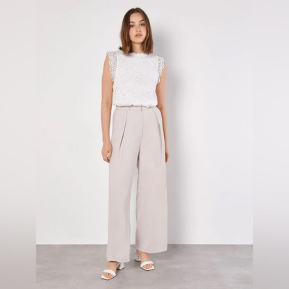 APRICOT 🍑 Lace Flutter Sleeve- White