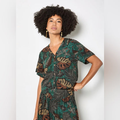 APRICOT 🍑- Tropical Leaf Print Button Front Top in Teal and Brown