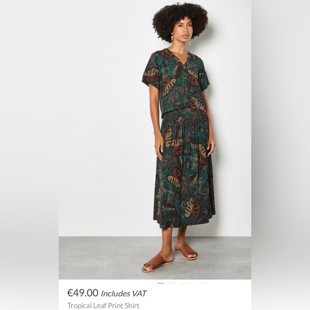 APRICOT 🍑- Tropical Leaf Print Button Front Top in Teal and Brown