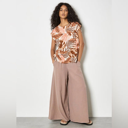 APRICOT 🍑- Tropical Leaf Print Cap Sleeve Top - Multi Brown/Pink