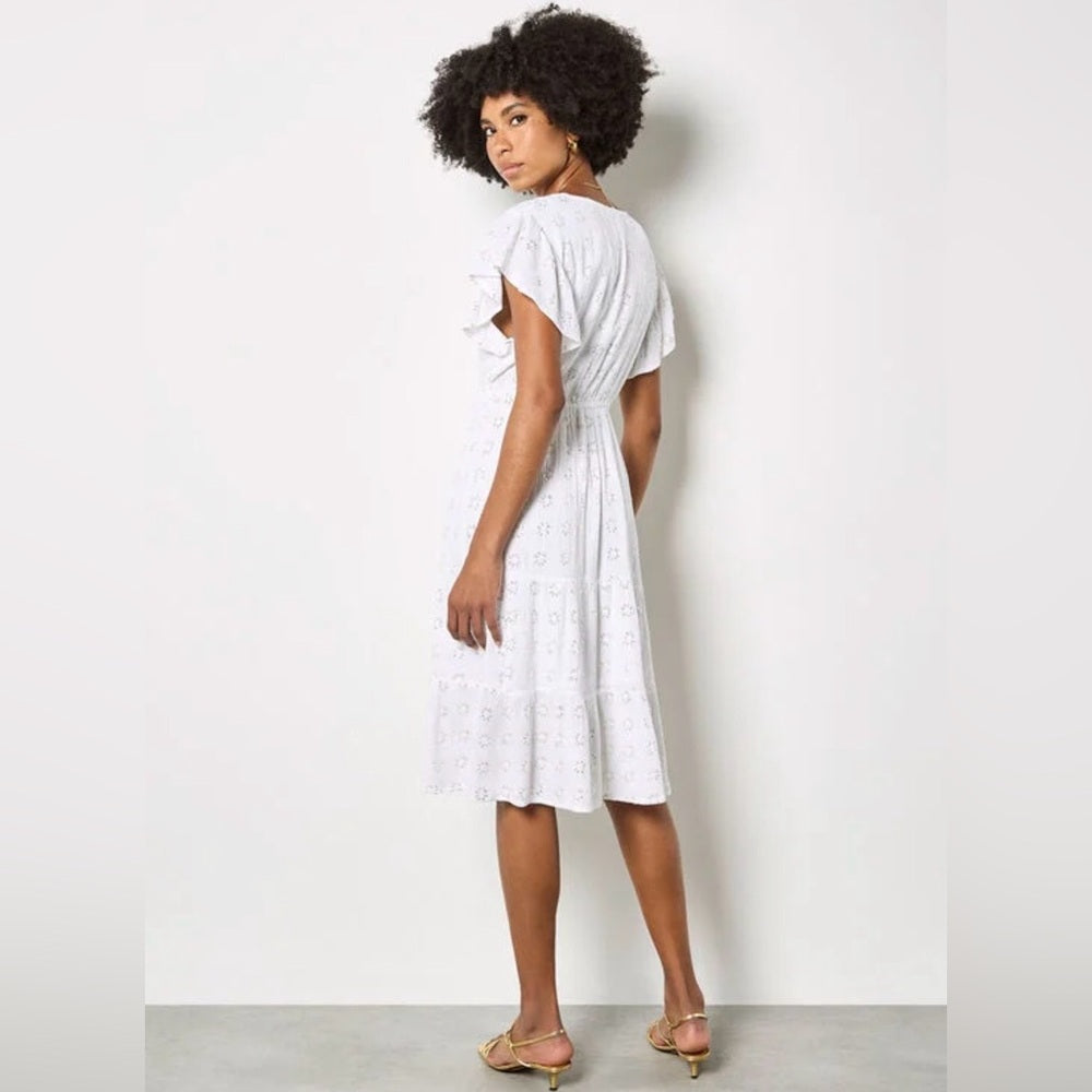 APRICOT 🍑- White detailed V-Neck Midi Dress