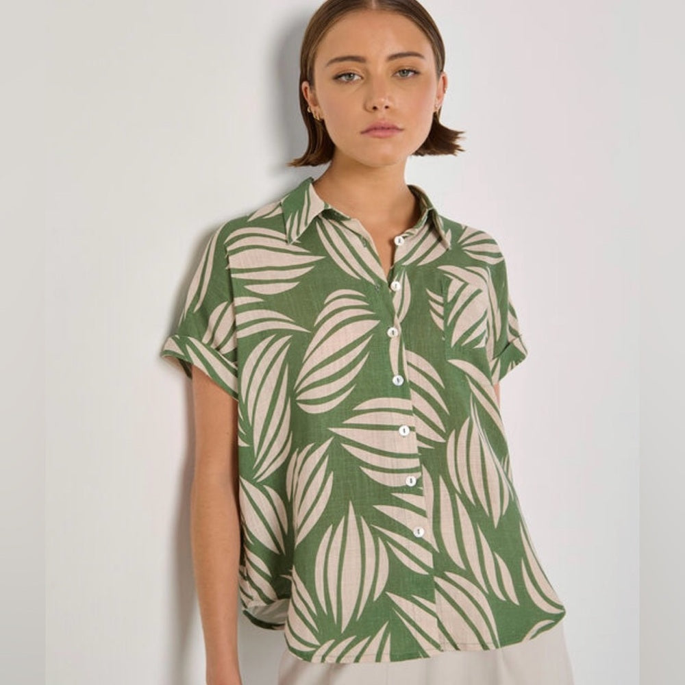 Apricot 🍑 - Chic in Linen Shell Shirt in Green