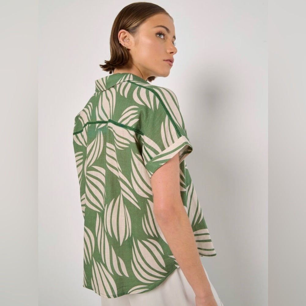 Apricot 🍑 - Chic in Linen Shell Shirt in Green