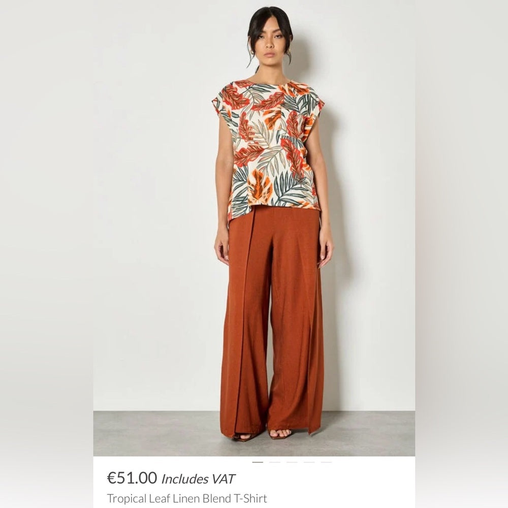 Apricot 🍑  - Patterned Top