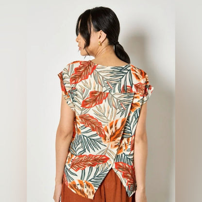 Apricot 🍑  - Patterned Top