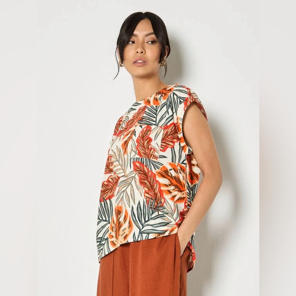 Apricot 🍑  - Patterned Top