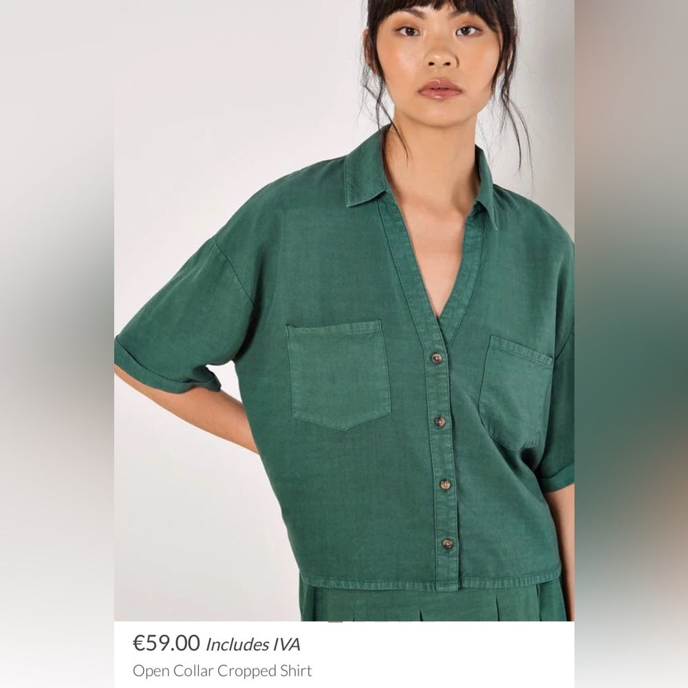 Apricot 🍑 - Green Button-Front top Set -