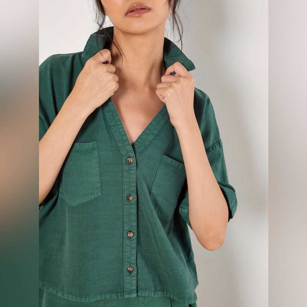 Apricot 🍑 - Green Button-Front top Set -