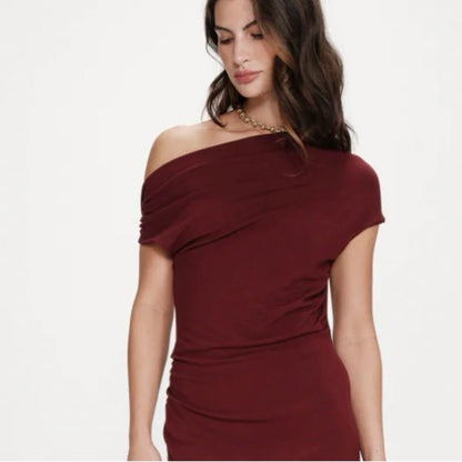 Grace & Mila - FITTED MAXI DRESS WITH ASYMMETRIC NECKLINE CHERRY VANITY