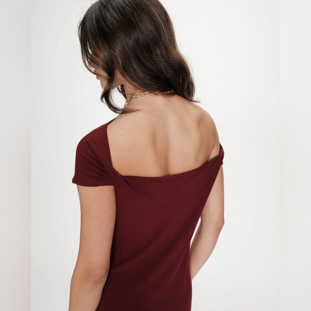 Grace & Mila - FITTED MAXI DRESS WITH ASYMMETRIC NECKLINE CHERRY VANITY