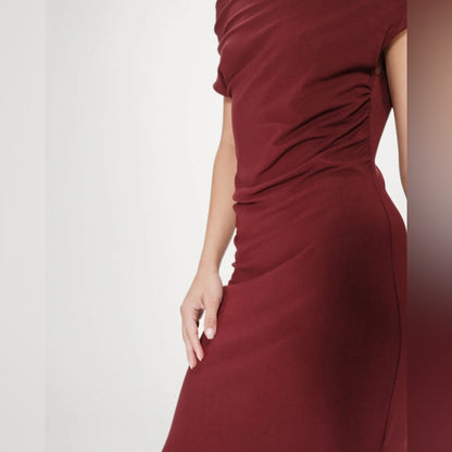 Grace & Mila - FITTED MAXI DRESS WITH ASYMMETRIC NECKLINE CHERRY VANITY