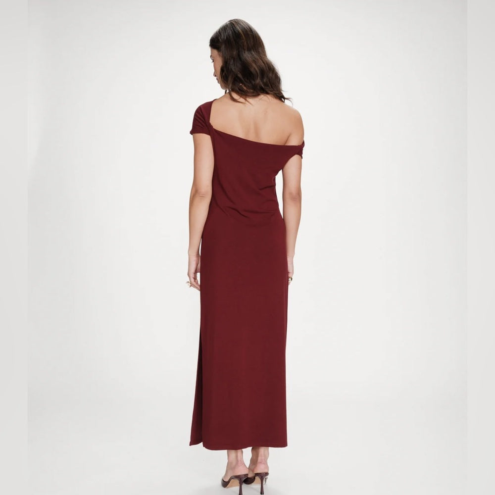 Grace & Mila - FITTED MAXI DRESS WITH ASYMMETRIC NECKLINE CHERRY VANITY