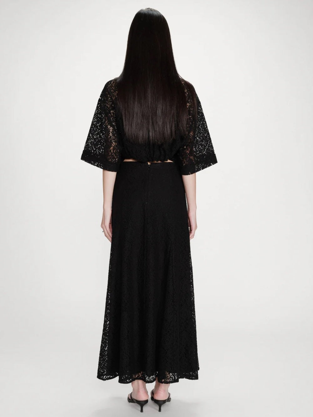 Grace & Mila - FLARED LONG LACE SKIRT
Black VISENYA
