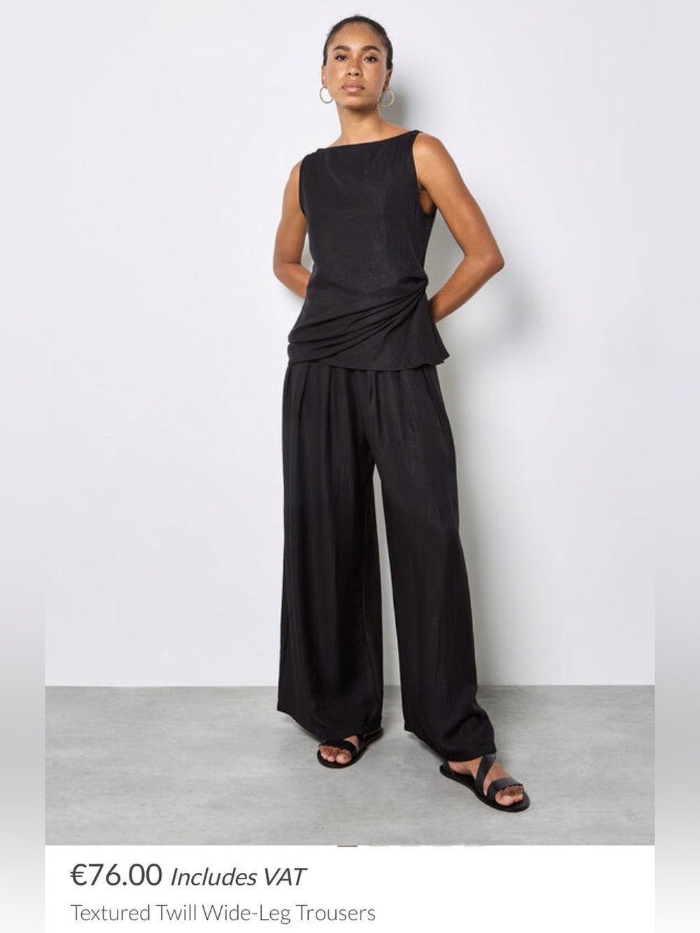 Apricot 🍑- Wide-Leg Black Pants - Sleek Sleeveless Design