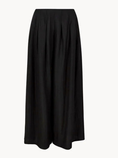Apricot 🍑- Wide-Leg Black Pants - Sleek Sleeveless Design