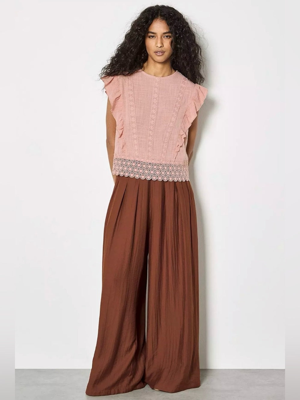 Apricot 🍑 - Lace Trim Frill Edge Top