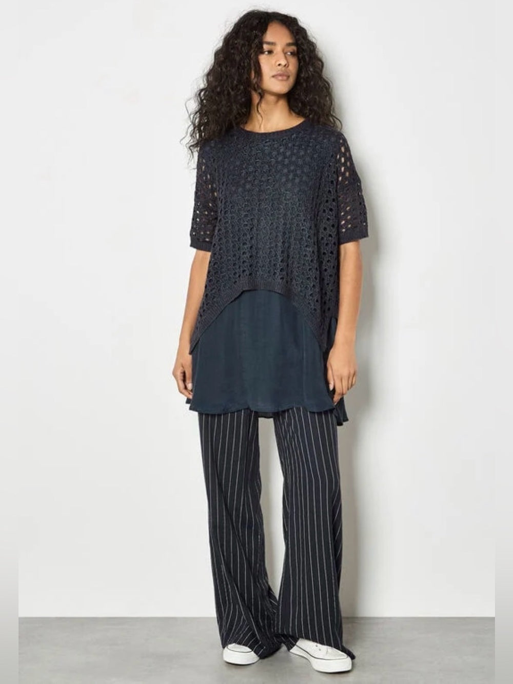 Apricot 🍑- Navy Crochet Open-Knit Short Sleeve Top