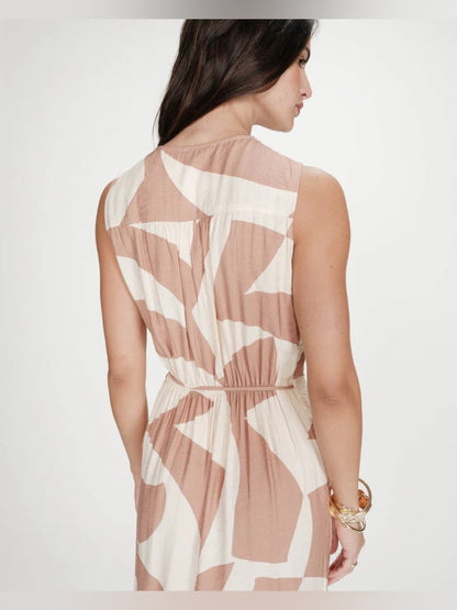 Grace & Mila - GEOMETRIC PRINT SLEEVELESS
WRAP DRESS Tan
VELLINE